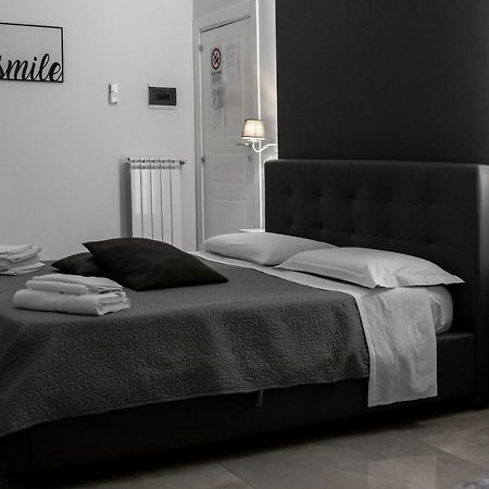 Aurora Luxury Rooms Napoli Esterno foto