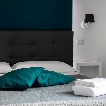 Aurora Luxury Rooms Napoli Esterno foto