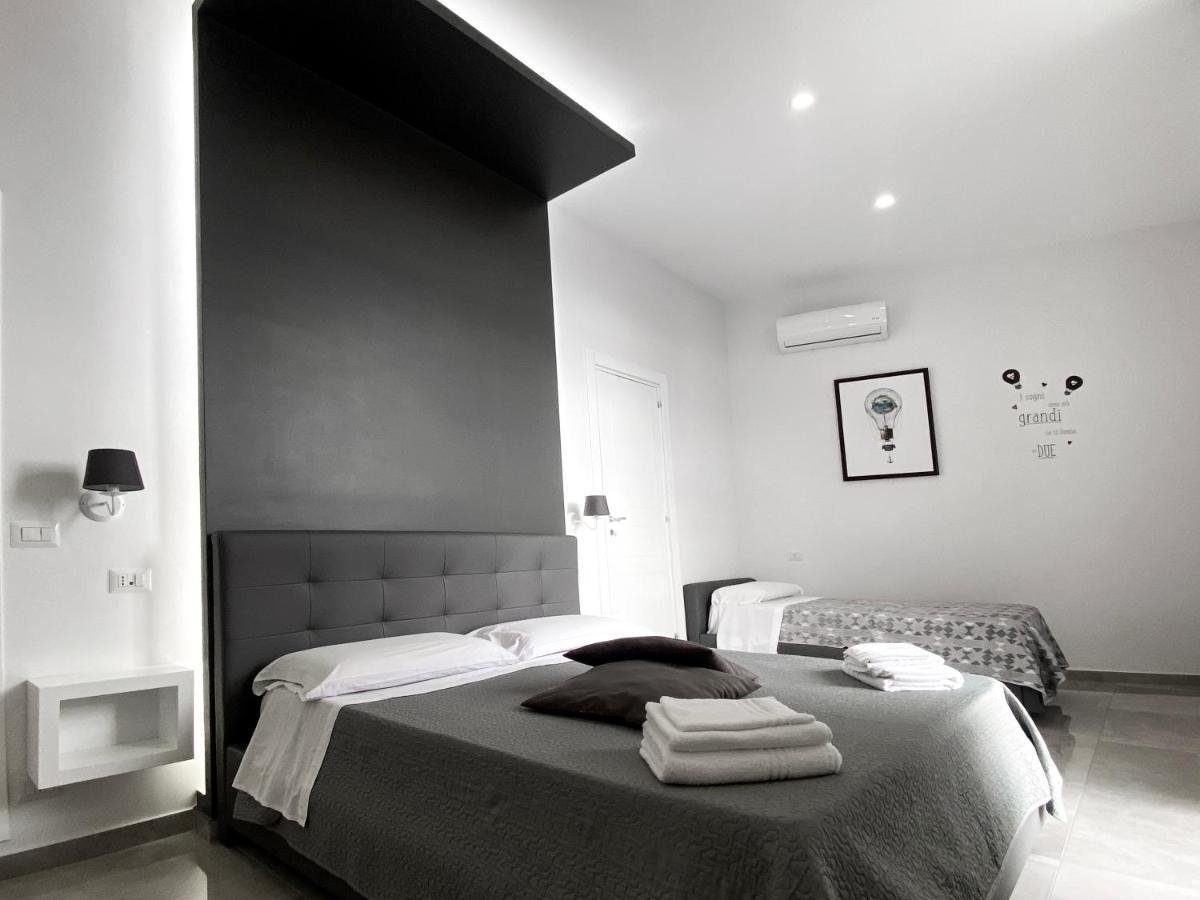 Aurora Luxury Rooms Napoli Esterno foto