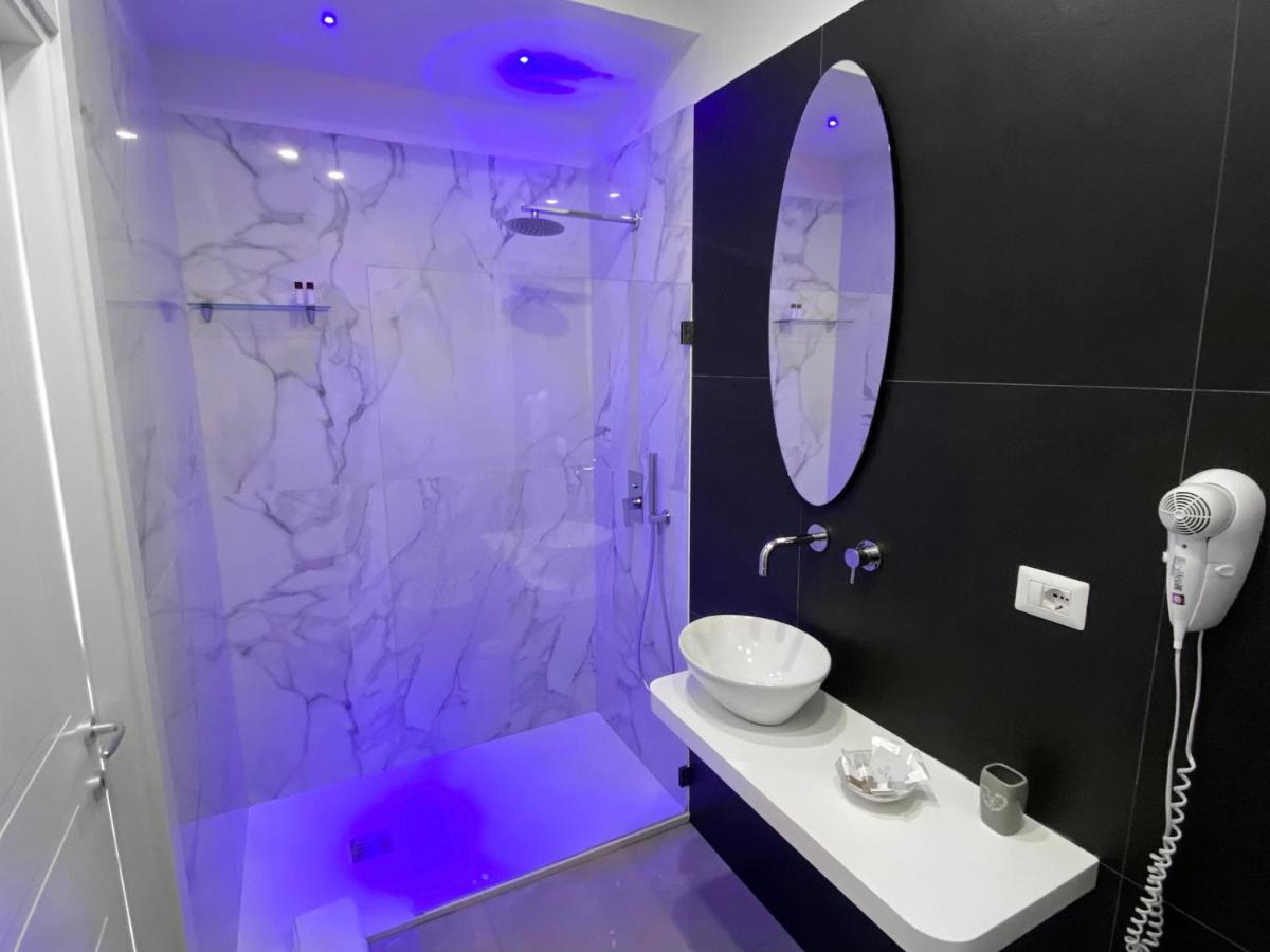 Aurora Luxury Rooms Napoli Esterno foto