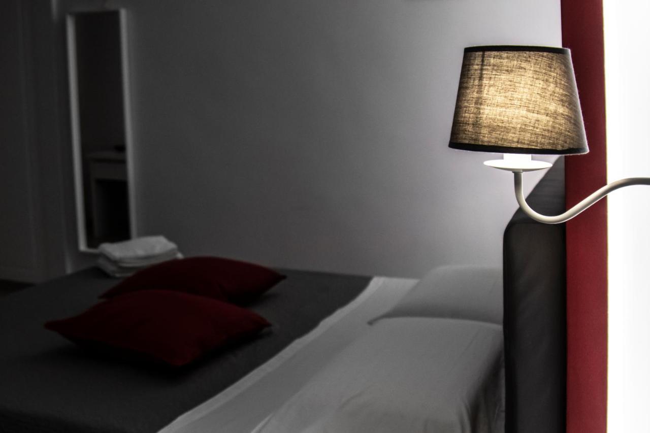 Aurora Luxury Rooms Napoli Esterno foto