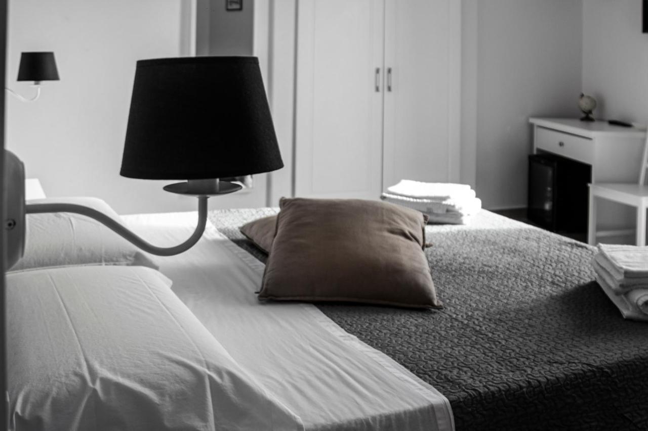 Aurora Luxury Rooms Napoli Esterno foto