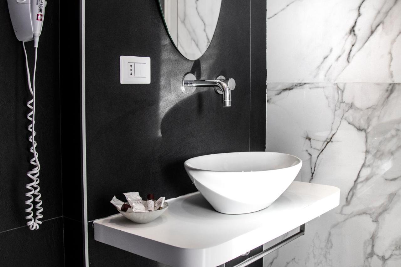 Aurora Luxury Rooms Napoli Esterno foto