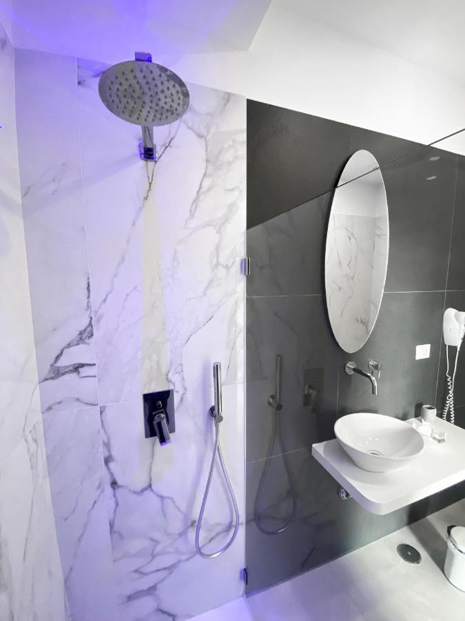 Aurora Luxury Rooms Napoli Esterno foto