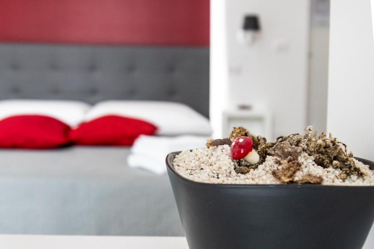 Aurora Luxury Rooms Napoli Esterno foto