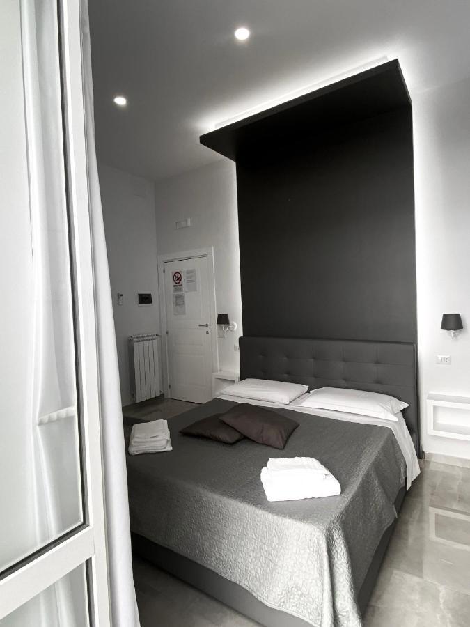Aurora Luxury Rooms Napoli Esterno foto
