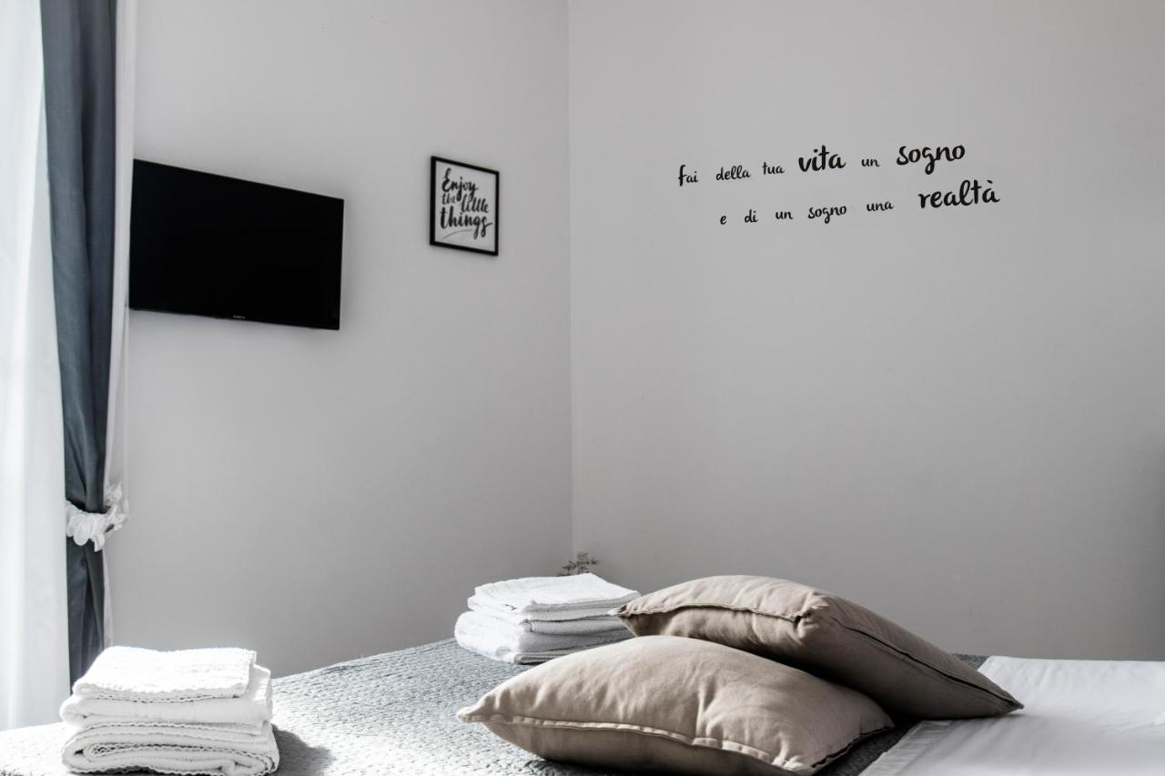 Aurora Luxury Rooms Napoli Esterno foto